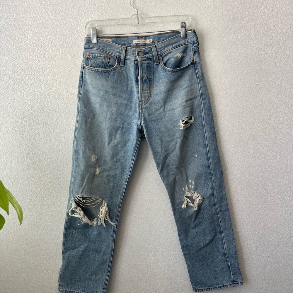 Levi’s Wedgie Straight Distressed High Rise Jeans in Light Blue Size 28 - Picture 2 of 15